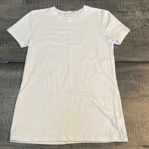 Women’s plain white short sleeve tee. Large. Pre-owned.